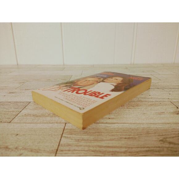 I Love Trouble (Movie Tie-In Cover) Peter Brackett - 1994 1st Printing PB Signet - Picture 6 of 11